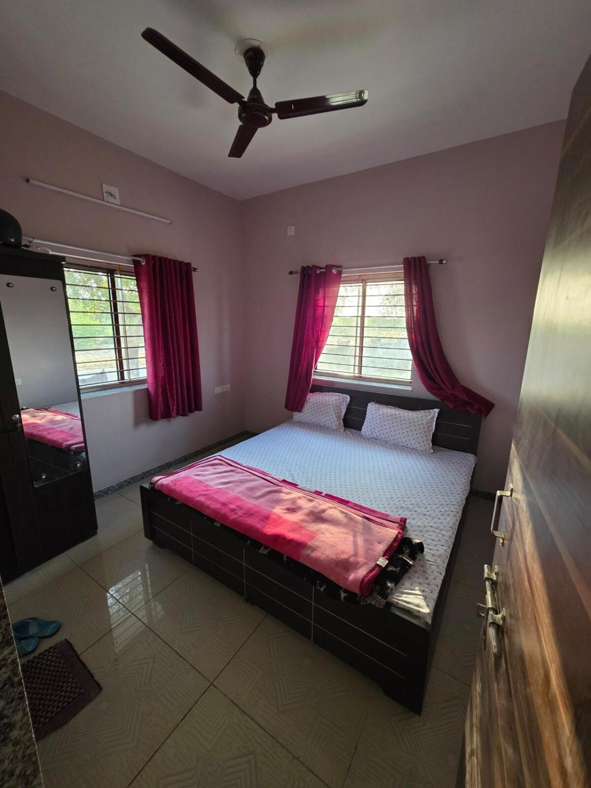 Serenity Bungalow Near Becharji Kalri Dış mekan fotoğraf